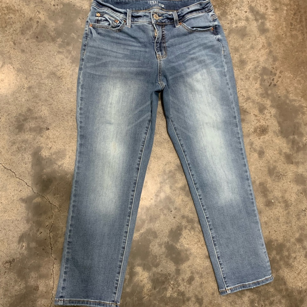 ‘Time and True’ Petite Straight Leg Jeans